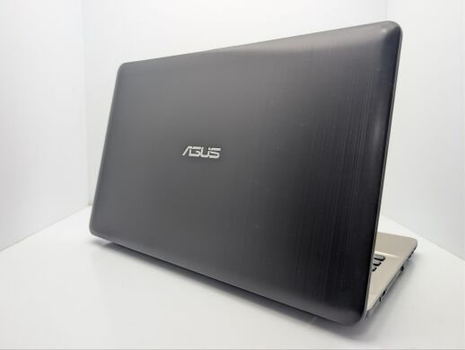 Ноутбук Asus R541 / 15.6" (1920x1080) TN / Intel Core i3-7100U (2 (4) ядра по 2.4 GHz) / 8 GB DDR4 / 500 GB HDD / nVidia GeForce 920MX, 2 GB GDDR3, 64-bit / WebCam