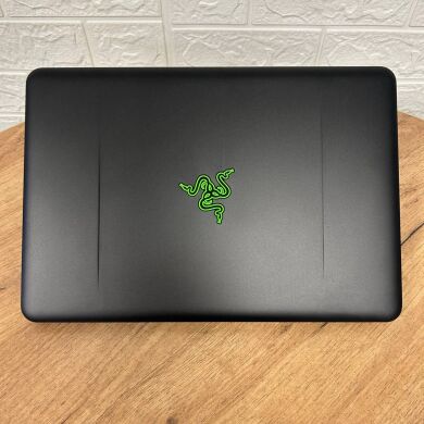 Ігровий ноутбук Razer Blade 14 RZ09-0195 / 14" (1920x1080) IPS / Intel Core i7-7700HQ (4 (8) ядра по 2.8 - 3.8 GHz) / 16 GB DDR4 / 256 GB SSD NVMe / nVidia GeForce GTX 1060, 6 GB GDDR5, 192-bit / WebCam