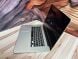Ноутбук Б-клас Apple MacBook Pro A1398 / 15.4" (2880x1800) IPS / Intel Core i7-4770HQ (4 (8) ядра по 2.2 - 3.4 GHz) / 16 GB DDR3 / 256 GB SSD / Intel Iris Pro Graphics 5200 / WebCam / MacOS купити