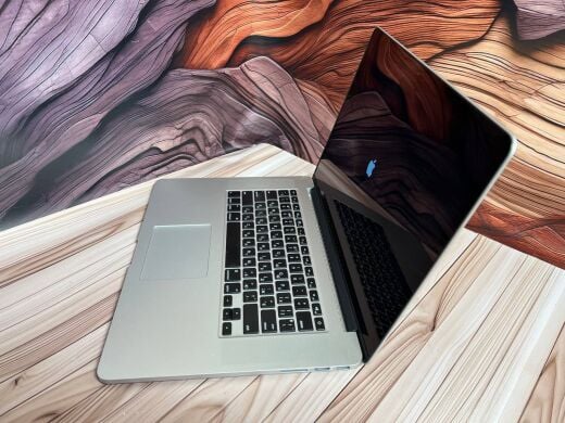 Ноутбук Б-клас Apple MacBook Pro A1398 / 15.4" (2880x1800) IPS / Intel Core i7-4770HQ (4 (8) ядра по 2.2 - 3.4 GHz) / 16 GB DDR3 / 256 GB SSD / Intel Iris Pro Graphics 5200 / WebCam / MacOS