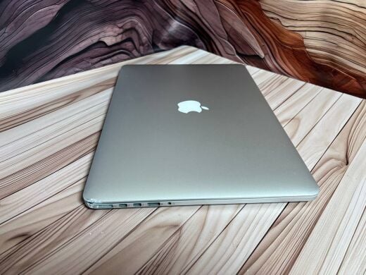 Ноутбук Б-клас Apple MacBook Pro A1398 / 15.4" (2880x1800) IPS / Intel Core i7-4770HQ (4 (8) ядра по 2.2 - 3.4 GHz) / 16 GB DDR3 / 256 GB SSD / Intel Iris Pro Graphics 5200 / WebCam / MacOS