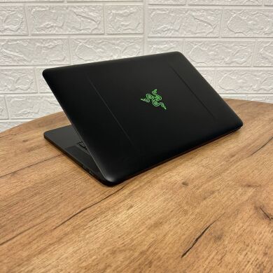 Ігровий ноутбук Razer Blade 14 RZ09-0195 / 14" (1920x1080) IPS / Intel Core i7-7700HQ (4 (8) ядра по 2.8 - 3.8 GHz) / 16 GB DDR4 / 256 GB SSD NVMe / nVidia GeForce GTX 1060, 6 GB GDDR5, 192-bit / WebCam