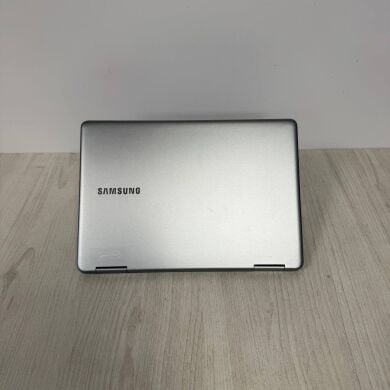Ультрабук-трансформер Samsung NP940X5N x360 / 15" (1920x1080) IPS Touch / Intel Core i7-8550U (4 (8) ядра по 1.8 - 4.0 GHz) / 16 GB DDR3 / 256 GB SSD / AMD Radeon 540 Mobile, 2 GB GDDR5, 64-bit / WebCam Ультрабук-трансформер Samsung NP940X5N x360 / 15" (1920x1080) IPS Touch / Intel Core i7-8550U (4 (8) ядра по 1.8 - 4.0 GHz) / 16 GB DDR3 / 256 GB SSD / AMD Radeon 540 Mobile, 2 GB GDDR5, 64-bit / WebCam