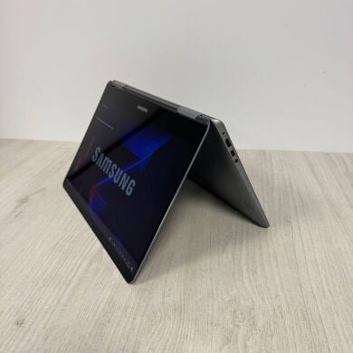 Ультрабук-трансформер Samsung NP940X5N x360 / 15" (1920x1080) IPS Touch / Intel Core i7-8550U (4 (8) ядра по 1.8 - 4.0 GHz) / 16 GB DDR3 / 256 GB SSD / AMD Radeon 540 Mobile, 2 GB GDDR5, 64-bit / WebCam Ультрабук-трансформер Samsung NP940X5N x360 / 15" (1920x1080) IPS Touch / Intel Core i7-8550U (4 (8) ядра по 1.8 - 4.0 GHz) / 16 GB DDR3 / 256 GB SSD / AMD Radeon 540 Mobile, 2 GB GDDR5, 64-bit / WebCam