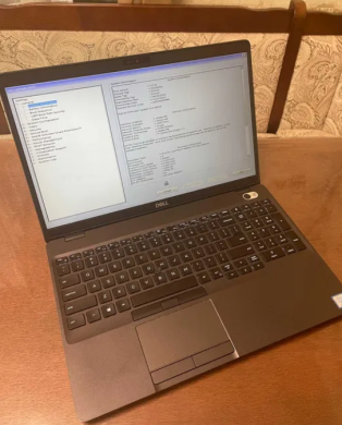 Ігровий ноутбук Dell Latitude 5500 / 15.6" (1920x1080) IPS / Intel Core i7-8665U (4 (8) ядра по 1.9 - 4.8 GHz) / 8 GB DDR4 / 256 GB SSD / AMD Radeon 540X, 2 GB GDDR5, 64-bit / WebCam