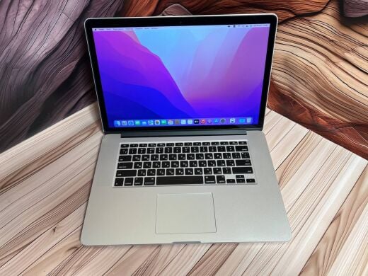Ноутбук Б-клас Apple MacBook Pro A1398 / 15.4" (2880x1800) IPS / Intel Core i7-4770HQ (4 (8) ядра по 2.2 - 3.4 GHz) / 16 GB DDR3 / 256 GB SSD / Intel Iris Pro Graphics 5200 / WebCam / MacOS