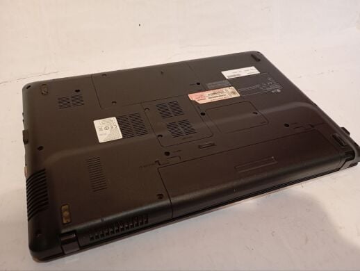 Ноутбук Б-класс LG S525 / 15.6" (1366x768) TN / Intel Pentium B950 (2 ядра по 2.1 GHz) / 8 GB DDR3 / 500 GB HDD / Intel HD Graphics / WebCam / АКБ не берет заряд Ноутбук Б-класс LG S525 / 15.6" (1366x768) TN / Intel Pentium B950 (2 ядра по 2.1 GHz) / 8 GB DDR3 / 500 GB HDD / Intel HD Graphics / WebCam / АКБ не берет заряд