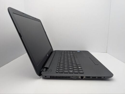 Ноутбук HP 250 G5 / 15.6" (1366x768) TN / Intel Celeron N3060 (2 ядра по 1.6 - 2.48 GHz) / 8 GB DDR3 / 500 GB HDD / Intel HD Graphics 400 / WebCam / DVD-ROM
