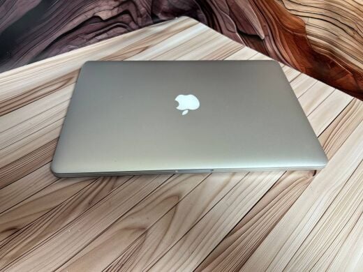 Ноутбук Б-клас Apple MacBook Pro A1398 / 15.4" (2880x1800) IPS / Intel Core i7-4770HQ (4 (8) ядра по 2.2 - 3.4 GHz) / 16 GB DDR3 / 256 GB SSD / Intel Iris Pro Graphics 5200 / WebCam / MacOS
