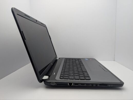 Ноутбук HP Pavillion G7 / 17.3" (1600x900) TN / Intel Core i5-2430M (2 (4) ядра по 2.4 - 3.0 GHz) / 6 GB DDR3 / 500 GB HDD / AMD Radeon HD 6450M, 1 GB GDDR3, 64-bit / WebCam / DVD-ROM