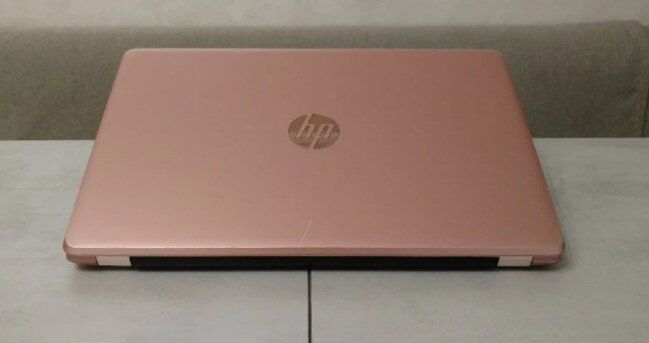 HP 15-bs020cy / 15.6" (1366x768) TN / Intel Core i5-7200U (2 (4) ядра по 2.5 - 3.1 GHz) / 8 GB DDR4 / 256 GB SSD / WebCam / DVD-RW