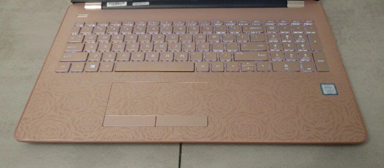 HP 15-bs020cy / 15.6" (1366x768) TN / Intel Core i5-7200U (2 (4) ядра по 2.5 - 3.1 GHz) / 8 GB DDR4 / 256 GB SSD / WebCam / DVD-RW