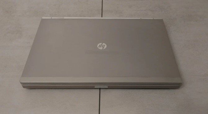 HP Elitebook 8570p / 15.6" (1366x768) TFT TN / Intel Core i5-3230M (2 (4) ядра по 2.6 - 3.2 GHz) / 8 GB DDR3 / 500 GB HDD / WebCam / DVD-RW