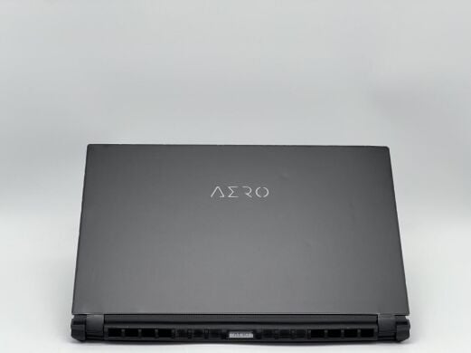 Игровой ноутбук Б-класс Gigabyte Aero 15 OLED KC RP75 / 15.6" (3840x2160) OLED / Intel Core i7-10870H (8 (16) ядер по 2.2 - 5.0 GHz) / 16 GB DDR4 / 960 GB SSD / nVidia GeForce RTX 3060, 6 GB GDDR6, 192-bit / WebCam Игровой ноутбук Б-класс Gigabyte Aero 15 OLED KC RP75 / 15.6" (3840x2160) OLED / Intel Core i7-10870H (8 (16) ядер по 2.2 - 5.0 GHz) / 16 GB DDR4 / 960 GB SSD / nVidia GeForce RTX 3060, 6 GB GDDR6, 192-bit / WebCam