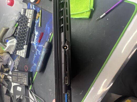 Игровой ноутбук Б-класс Gigabyte Aero 15 OLED KC RP75 / 15.6" (3840x2160) OLED / Intel Core i7-10870H (8 (16) ядер по 2.2 - 5.0 GHz) / 16 GB DDR4 / 960 GB SSD / nVidia GeForce RTX 3060, 6 GB GDDR6, 192-bit / WebCam Игровой ноутбук Б-класс Gigabyte Aero 15 OLED KC RP75 / 15.6" (3840x2160) OLED / Intel Core i7-10870H (8 (16) ядер по 2.2 - 5.0 GHz) / 16 GB DDR4 / 960 GB SSD / nVidia GeForce RTX 3060, 6 GB GDDR6, 192-bit / WebCam