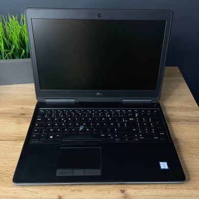 Мобильная рабочая станция Б-класс Dell Precision 7520 / 15.6" (1920x1080) TN / Intel Core i7-7820HQ (4 (8) ядра по 2.9 - 3.9 GHz) / 16 GB DDR4 / 512 GB SSD / nVidia Quadro M1200, 4 GB GDDR5, 256-bit / HDMI