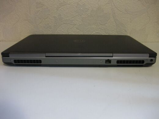 Мобільна робоча станція Dell Precision 17 7710 / 17.3" (1920x1080) TN / Intel Xeon E3-1505M v5 (4 (8) ядра по 2.8 - 3.7 GHz) / 32 GB DDR4 / 512 GB SSD M.2 + 2000 GB SSD / nVidia Quadro M4000M, 4 GB GDDR5, 256-bit / WebCam