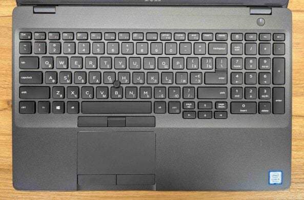 Мобільна робоча станція Dell Precision 3541 / 15.6" (1920x1080) IPS / Intel Core i5-9400H (4 (8) ядра по 2.5 - 4.3 GHz) / 32 GB DDR4 / 512 GB SSD / nVidia Quadro P620, 4 GB GDDR5, 128-bit / WebCam / Windows 10