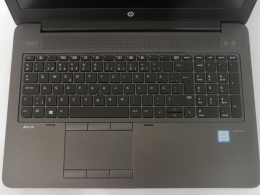 Мобільна робоча станція HP ZBook 15 G4 / 15.6" (1920x1080) IPS / Intel Core i7-7700HQ (4 (8) ядра по 2.8 - 3.8 GHz) / 16 GB DDR4 / 256 GB SSD / nVidia Quadro M620, 2 GB GDDR5, 128-bit / WebCam / HDMI / Windows 10 Pro