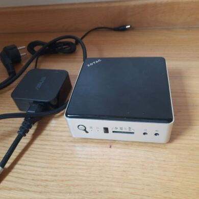 Неттоп Zotac ZBOX nano AD10 USFF / AMD E-350 (2 ядра по 1.6 GHz) / 4 GB DDR3 / 120 GB SSD / AMD Radeon HD 6310 / HDMI / DisplayPort / Wi-Fi / Блок питания в комплекте