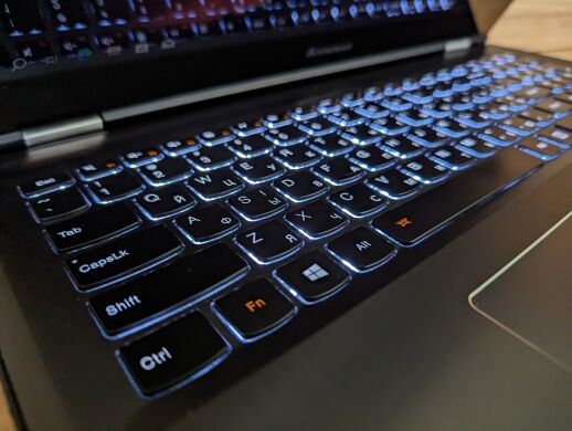 Ноутбук-трансформер Б-класс Lenovo Edge 2-1580 / 15.6" (1920x1080) IPS Touch / Intel Core i7-6500U (2 (4) ядра по 2.5 - 3.1 GHz) / 8 GB DDR3 / 480 GB SSD / nVidia GeForce GT 940M, 2 GB DDR3, 64-bit / WebCam / Windows 10