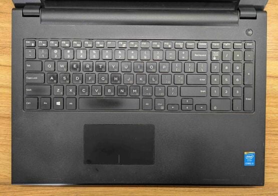 Ноутбук Dell Inspiron 15-3543 / 15.6" (1366x768) TN Touch / Intel Core i3-5005U (2 (4) ядра по 2.0 GHz) / 8 GB DDR3 / 240 GB SSD / Intel HD Graphics 5500 / WebCam / HDMI / Windows 10 Ноутбук Dell Inspiron 15-3543 / 15.6" (1366x768) TN Touch / Intel Core i3-5005U (2 (4) ядра по 2.0 GHz) / 8 GB DDR3 / 240 GB SSD / Intel HD Graphics 5500 / WebCam / HDMI / Windows 10