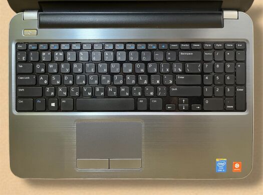 Ноутбук Dell Inspiron 15R-5537 / 15.6" (1366x768) TN / Intel Core i5-4200U (2 (4) ядра по 1.6 - 2.6 GHz) / 8 GB DDR3 / 120 GB SSD / AMD Radeon HD 8670M, 1 GB GDDR3, 64-bit / WebCam / DVD-ROM