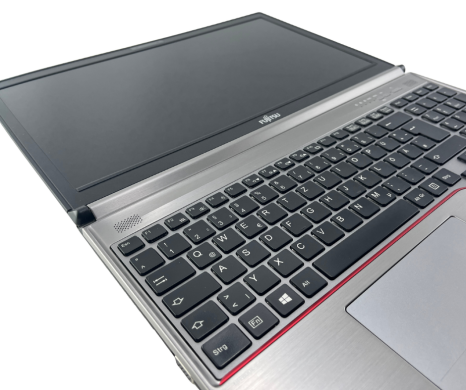 Ноутбук Fujitsu LifeBook E756 / 15.6'' (1920x1080) IPS / Intel Core i5-6300U (2 (4) ядра по 2.4 - 3.0 GHz) / 8 GB DDR4 / 240 GB SSD / Intel HD Graphics 520 / WebCam Ноутбук Fujitsu LifeBook E756 / 15.6'' (1920x1080) IPS / Intel Core i5-6300U (2 (4) ядра по 2.4 - 3.0 GHz) / 8 GB DDR4 / 240 GB SSD / Intel HD Graphics 520 / WebCam