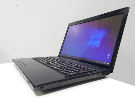 Ноутбук Lenovo G580 / 15.6" (1366x768) TN LED / Intel Pentium B960 (2 ядра по 2.2 GHz) / 4 GB DDR3 / 500 GB HDD / WebCam / DVD-RW / HDMI / USB 3.0 / DVD-RW