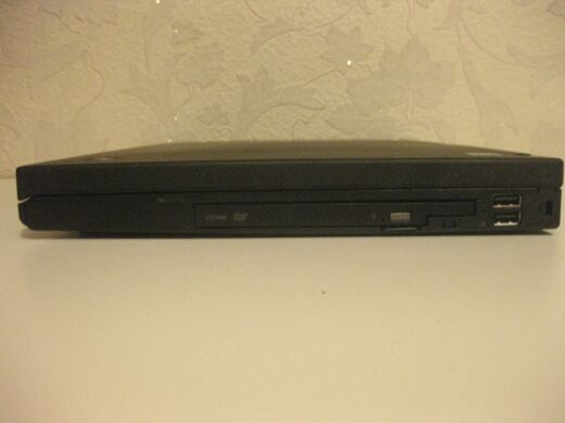 Ноутбук Lenovo ThinkPad T61p / 15.4" (1920x1200) TN / Intel Core 2 Duo T7700 (2 ядра по 2.4 GHz) / 4 GB DDR2 / 320 GB HDD / nVidia Quadro FX 570M, 256 MB GDDR3, 128-bit / DVD-RW