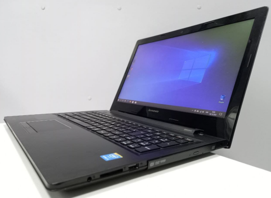 Ноутбук Lenovo Z 50-70 / 15.6" (1366x768) TN / Intel Core i3-4030U (2 (4) ядра по 1.9 GHz) / 8 GB DDR3 / 640 GB HDD / nVidia GeForce 820M, 2 GB DDR3, 128-bit / WebCam / HDMI / Windows 7