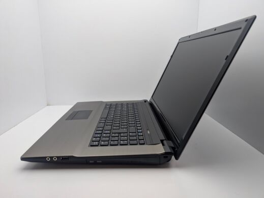 Ноутбук Terra Mobile 1712 / 17.3" (1600x900) TN / Intel Celeron 1037U (2 ядра по 1.8 GHz) / 6 GB DDR3 / 1000 GB HDD / Intel HD Graphics 2500 / WebCam