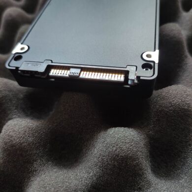 Твердотельный накопитель SSD Samsung SM1633 / 2.5" / 800 GB / SAS 12G / 3 DWPD