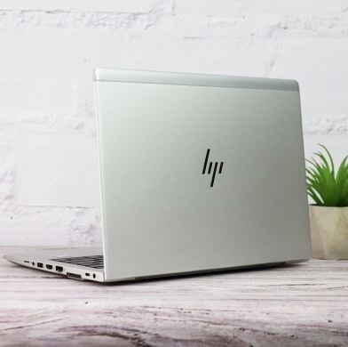Ультрабук HP EliteBook 830 G5 / 13.3" (1920x1080) IPS / Intel Core i5-8350U (4 (8) ядра по 1.7 - 3.6 GHz) / 8 GB DDR4 / 256 GB SSD M.2 / Intel UHD Graphics 620 / WebCam