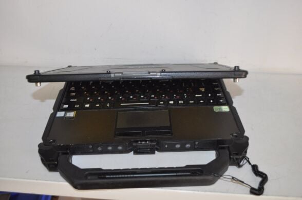 Защищенный нетбук-трансформер Getac V110 G4 / 11.6" (1366x768) TN Touch / Intel Core i7-7500U (2 (4) ядра по 2.7 - 3.5 GHz) / 16 GB DDR4 / 240 GB SSD / Intel HD Graphics 620 / WebCam / Стилус / Windows 11 Pro / Два АКБ