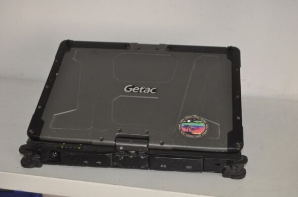 Защищенный нетбук-трансформер Getac V110 G4 / 11.6" (1366x768) TN Touch / Intel Core i7-7500U (2 (4) ядра по 2.7 - 3.5 GHz) / 16 GB DDR4 / 240 GB SSD / Intel HD Graphics 620 / WebCam / Стилус / Windows 11 Pro / Два АКБ