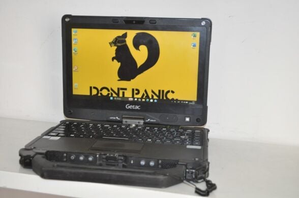 Защищенный нетбук-трансформер Getac V110 G4 / 11.6" (1366x768) TN Touch / Intel Core i7-7500U (2 (4) ядра по 2.7 - 3.5 GHz) / 16 GB DDR4 / 240 GB SSD / Intel HD Graphics 620 / WebCam / Стилус / Windows 11 Pro / Два АКБ