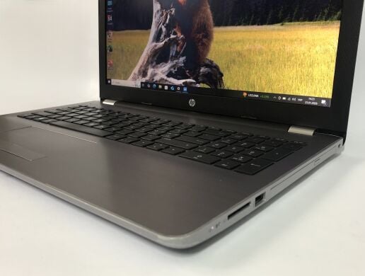 Ноутбук Б-клас HP 250 G6 / 15.6" (1920x1080) TN / Intel Core i5-7200U (2 (4) ядра по 2.5 - 3.1 GHz) / 8 GB DDR4 / 256 GB SSD / Intel HD Graphics 620 / WebCam / Win 10 Pro