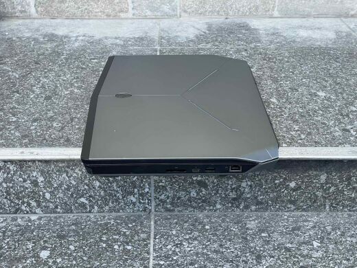 Игровой ноутбук Dell Alienware 15 R2 / 15.6" (3840x2160) IPS Touch / Intel Core i7-6700HQ (4 (8) ядра по 2.6 - 3.5 GHz) / 16 GB DDR4 / 240 GB SSD + 1000 GB HDD / nVidia GeForce GTX 970M, 3 GB GDDR5, 192-bit / WebCam / USB 3.0 / HDMI