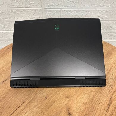 Игровой ноутбук Dell Alienware 17 R5 / 17.3" (1920x1080) IPS / Intel Core i7-8750H (6 (12) ядра по 2.2 - 4.1 GHz) / 32 GB DDR4 / 2000 GB SSD NVMe / nVidia GeForce GTX 1070, 8 GB GDDR5, 256-bit / WebCam Игровой ноутбук Dell Alienware 17 R5 / 17.3" (1920x1080) IPS / Intel Core i7-8750H (6 (12) ядра по 2.2 - 4.1 GHz) / 32 GB DDR4 / 2000 GB SSD NVMe / nVidia GeForce GTX 1070, 8 GB GDDR5, 256-bit / WebCam