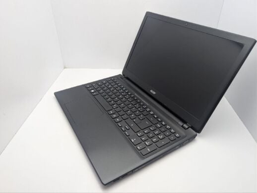 Ноутбук Б-клас Acer Aspire V5-551G / 15.6" (1366x768) TN / AMD A8-4555M (4 ядра по 1.6 GHz) / 10 GB DDR3 / 1000 GB HDD / AMD Radeon HD 7550M, 1 GB GDDR3, 64-bit / WebCam / DVD-ROM