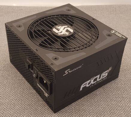 Блок живлення Seasonic Focus Plus Platinum 650W (SSR-650PX) / 650W / 24+4(4)+4(8) pin