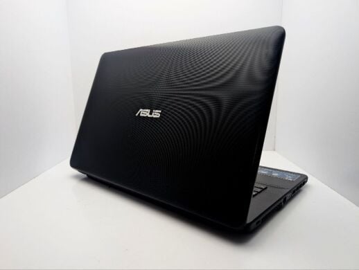 Ноутбук Asus X751L / 17.3" (1600x900) TN / Intel Core i5-5200U (2 (4) ядра по 2.2 - 2.5 GHz) / 12 GB DDR3 / 240 GB SSD / nVidia GeForce 940M, 2 GB GDDR3, 64-bit / WebCam / DVD-ROM