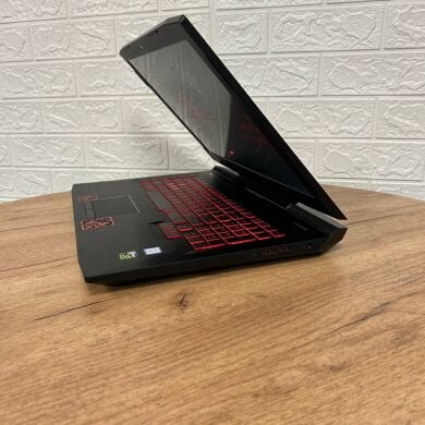 Игровой ноутбук Б-класс HP Omen 17t-an100 / 17.3" (1920x1080) IPS / Intel Core i7-8750H (6 (12) ядер по 2.2 - 4.1 GHz) / 16 GB DDR4 / 1000 GB SSD / nVidia GeForce GTX 1070, 8 GB GDDR5, 256-bit / WebCam Игровой ноутбук Б-класс HP Omen 17t-an100 / 17.3" (1920x1080) IPS / Intel Core i7-8750H (6 (12) ядер по 2.2 - 4.1 GHz) / 16 GB DDR4 / 1000 GB SSD / nVidia GeForce GTX 1070, 8 GB GDDR5, 256-bit / WebCam
