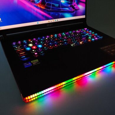 Ігровий ноутбук MSI Raider GE78 HX 13VH / 17" (2560x1600) IPS / Intel Core i9-13950HX (24 (32) ядра по 2.2 - 5.5 GHz) / 32 GB DDR5 / 2000 GB SSD / nVidia GeForce RTX 4080, 12 GB GDDR6X, 192-bit / WebCam / Win 11 Pro