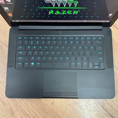 Ігровий ноутбук Razer Blade 14 RZ09-0195 / 14" (3200x1800) IPS Touch / Intel Core i7-6700HQ (4 (8) ядра по 2.6 - 3.5 GHz) / 16 GB DDR4 / 256 GB SSD / nVidia GeForce GTX 1060, 6 GB GDDR5, 192-bit / WebCam