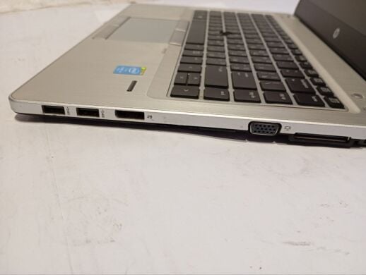 Ультрабук Б-клас HP EliteBook Folio 9480m / 14" (1600x900) TN / Intel Core i5-4310U (2 (4) ядра по 2.0 - 3.0 GHz) / 16 GB DDR3 / 256 GB SSD / Intel HD Graphics 4400 / WebCam + сумка Ультрабук Б-клас HP EliteBook Folio 9480m / 14" (1600x900) TN / Intel Core i5-4310U (2 (4) ядра по 2.0 - 3.0 GHz) / 16 GB DDR3 / 256 GB SSD / Intel HD Graphics 4400 / WebCam + сумка