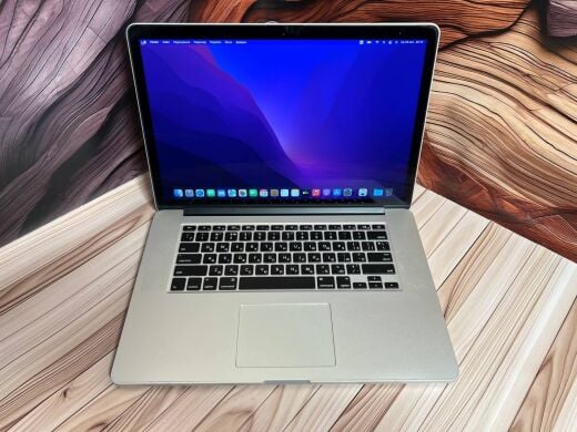 Ноутбук Б-клас Apple MacBook Pro A1398 / 15.4" (2880x1800) IPS / Intel Core i7-4770HQ (4 (8) ядра по 2.2 - 3.4 GHz) / 16 GB DDR3 / 500 GB SSD / Intel Iris Pro Graphics 5200 / WebCam / MacOS
