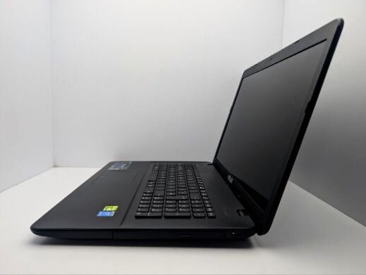 Ноутбук Asus X751L / 17.3" (1600x900) TN / Intel Core i5-5200U (2 (4) ядра по 2.2 - 2.5 GHz) / 12 GB DDR3 / 240 GB SSD / nVidia GeForce 940M, 2 GB GDDR3, 64-bit / WebCam / DVD-ROM