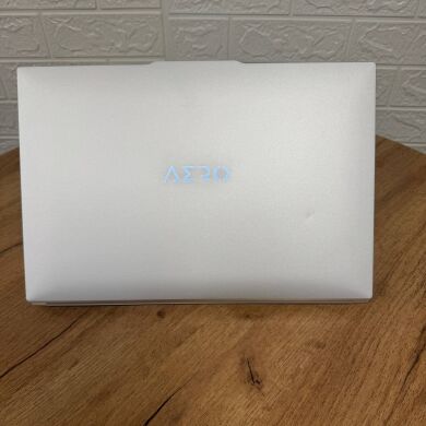 Игровой ноутбук Б-класс Gigabyte Aero 16 XE5 / 16" (3840x2400) OLED / Intel Core i7-12700H (14 (20) ядер по 3.5 - 4.7 GHz) / 16 GB DDR5 / 1000 GB SSD / nVidia GeForce RTX 3070 Ti, 8 GB GDDR6, 256-bit / WebCam